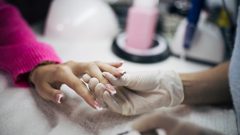 handschoenen bij kunstnagels tegen allergie